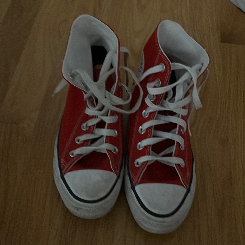 Chuck Taylor’s converse